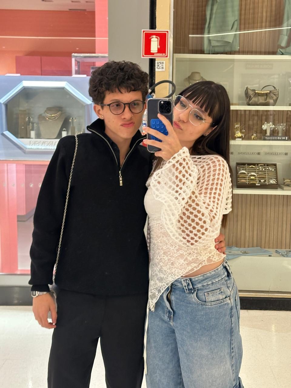 Felipe e Beatriz passeando